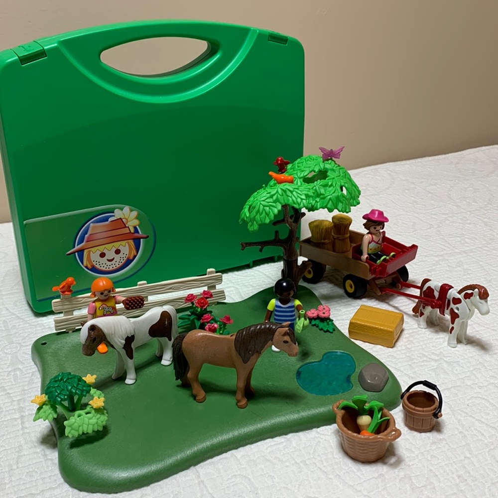 Pony Pasture/Hay Wagon 40th Anniversary Set 5457 - Playmobil Country